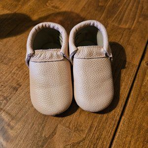 Light pink monkey feet 12-18 months